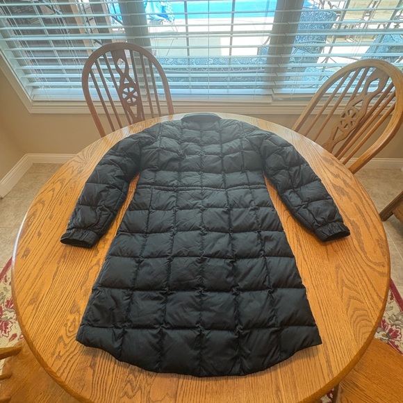 Eddie Bauer long black ultralight  down puffer coat Women’s S great for travel - Picture 13 of 14